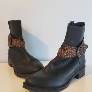 Jasper & Jeera Black Leather Booties